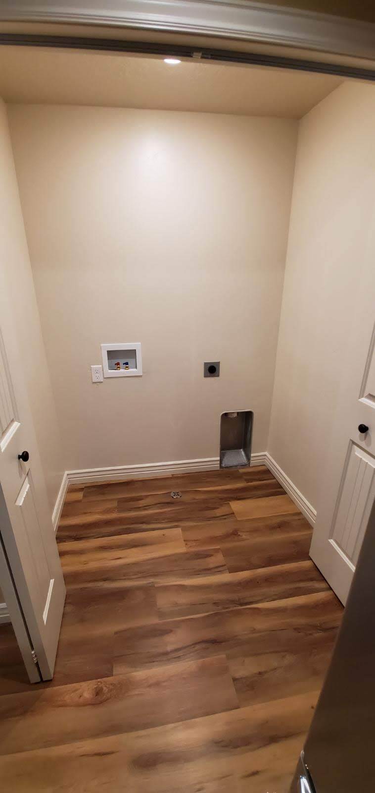 Building Photo - 3080 N CREST DR