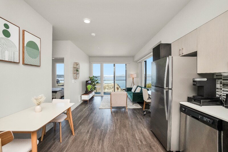 Building Photo - 80 South Main St