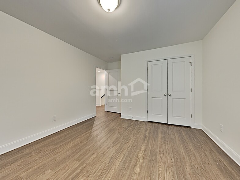 Building Photo - 3076 Day Flower Dr