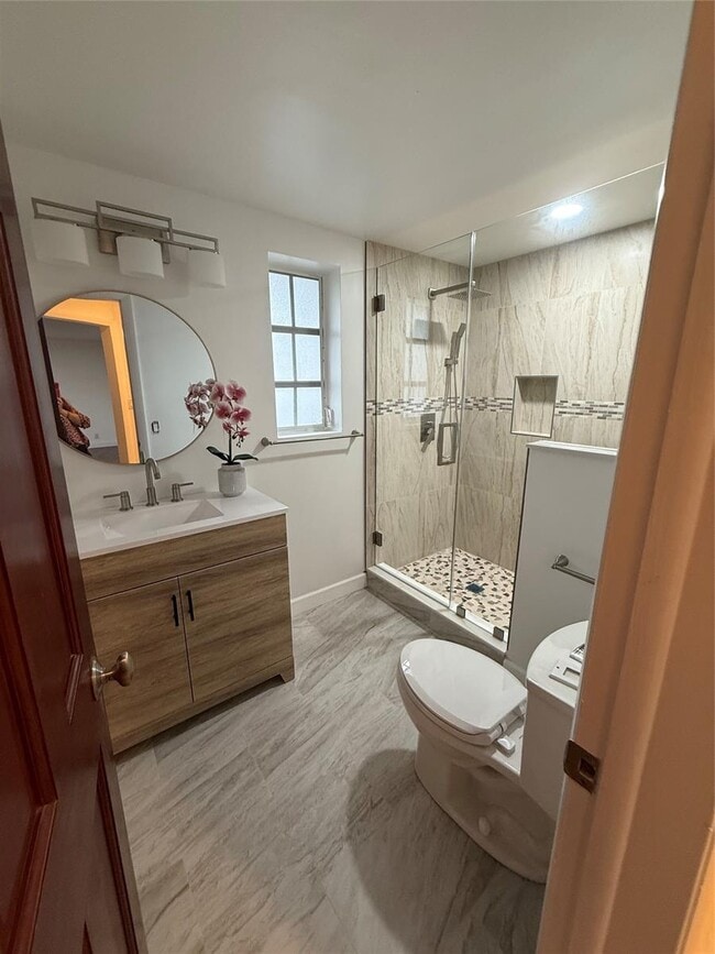 Building Photo - 619 Kensington Pl