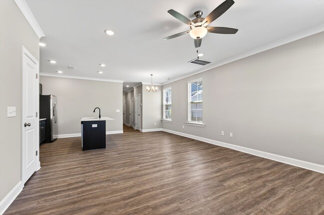 Building Photo - Charming Craftsman-Style 3-Bedroom Townhome in Garner!