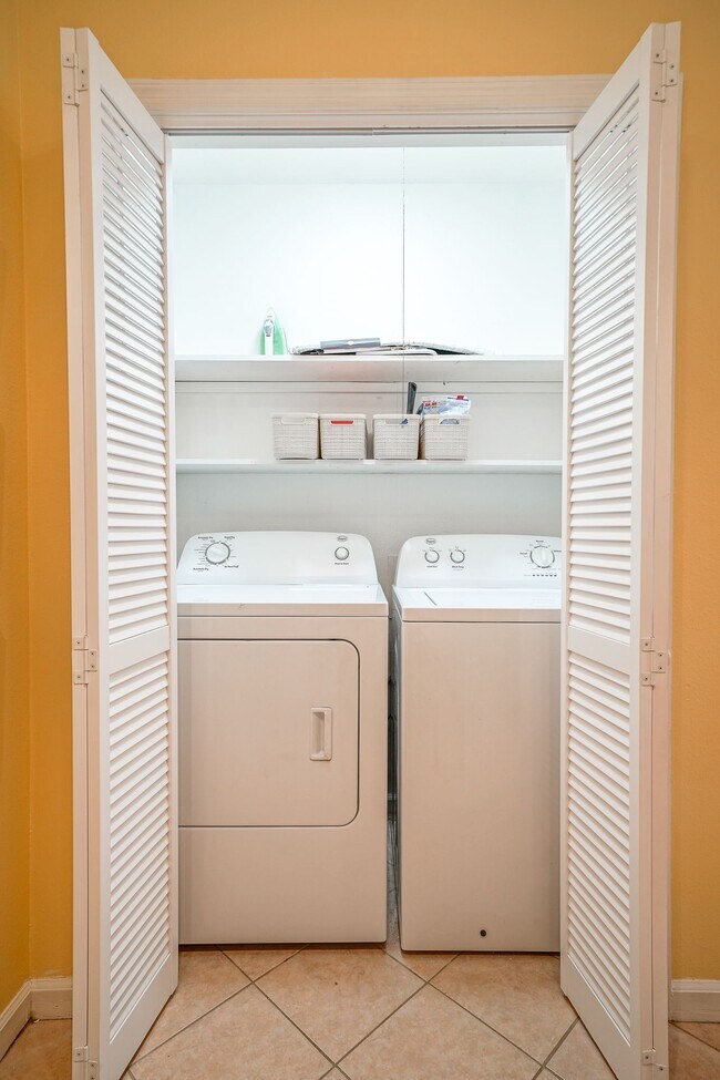 Building Photo - 125 Carl Dr