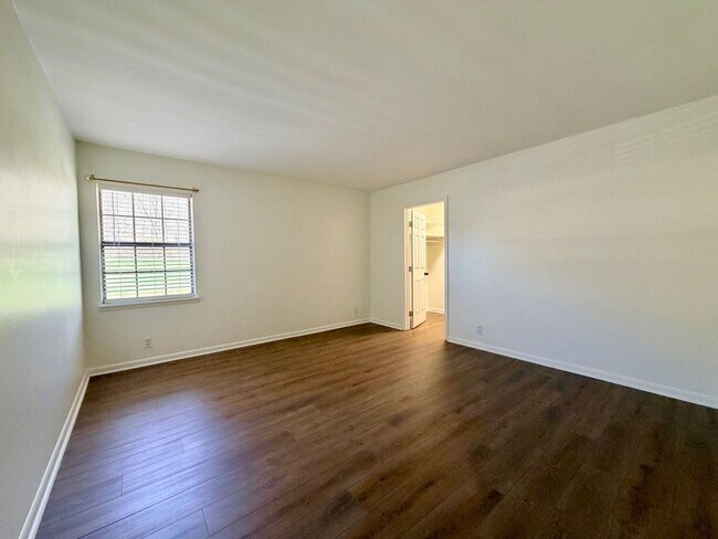 Building Photo - Charming West Nashville Condo with Designer Kitchen & Private Patio Access