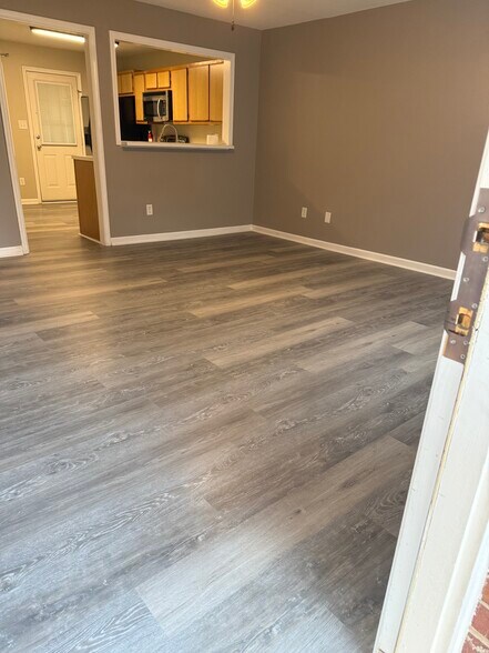 Living room - 101 Davis St