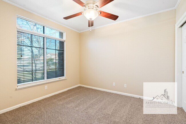 Building Photo - 3 Bed 2 Bath in Clovis Unified School District!