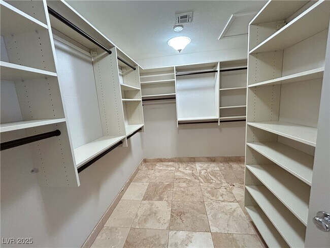 Building Photo - 1306 Tempo St