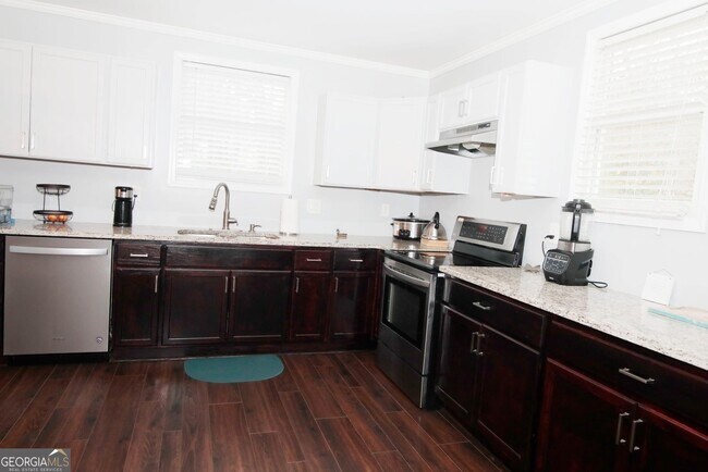 Building Photo - 531 Allendale Dr