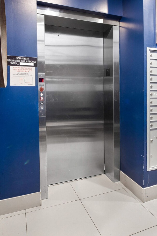 Building Photo - 1114 1st Ave