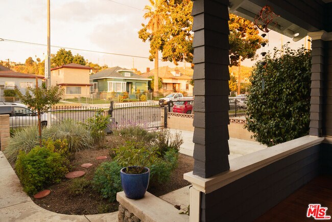 Building Photo - 3210 Manitou Ave