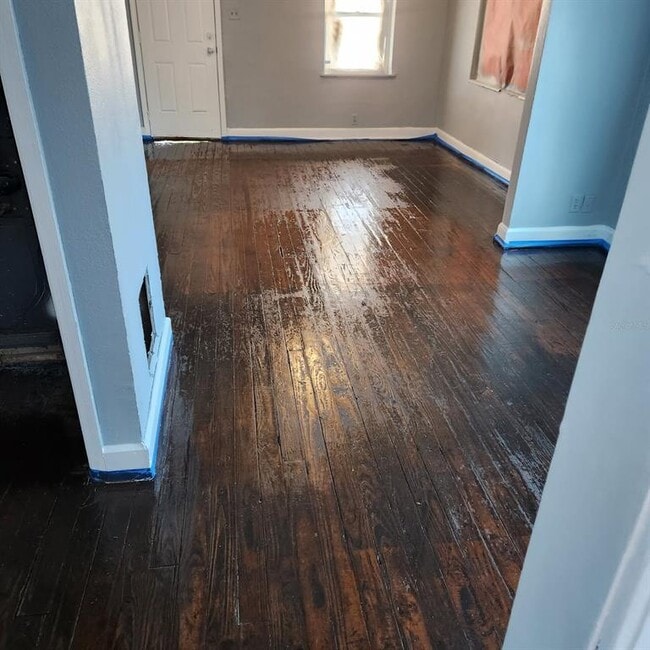 Building Photo - 735 18th St S