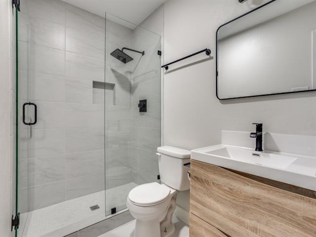 Building Photo - 1242 Delores Dr