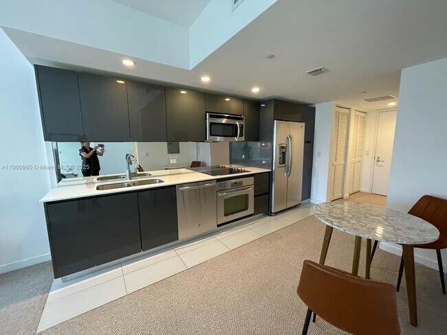 Building Photo - 31 SE 6th St