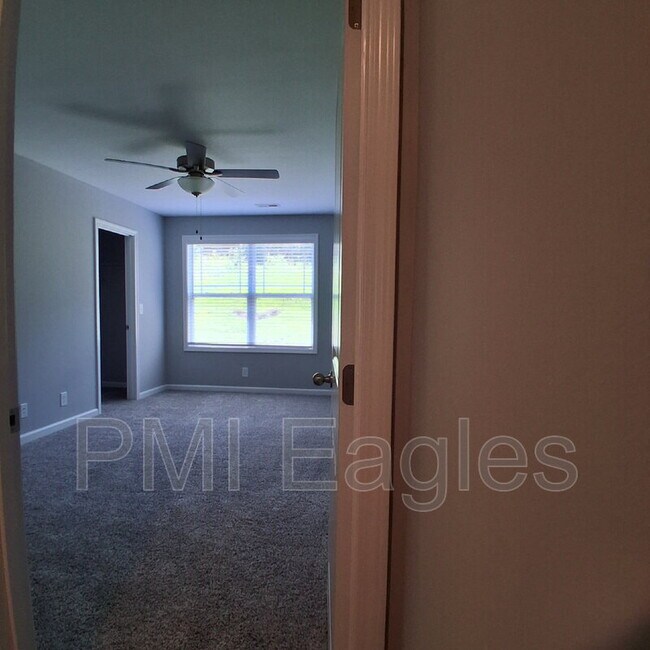 Building Photo - 150 Davis Rdg Ln