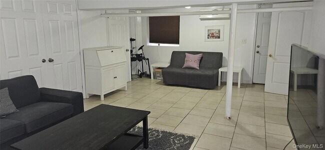 Building Photo - 218 W Chester St