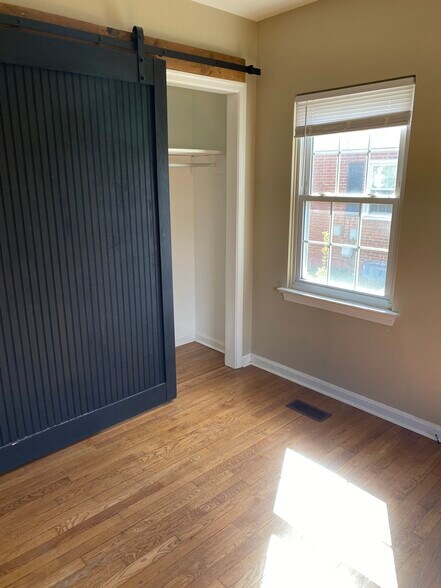 Building Photo - 216 Clymer Ave