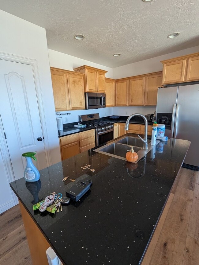 Building Photo - March Rent Free - Beautiful 3 Bedroom Condo for Rent in Draper