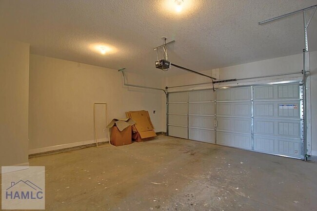 Building Photo - 180 Mcclelland Lp NE
