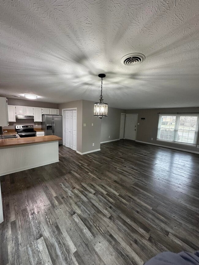 Building Photo - 813 Pocahontas Trail