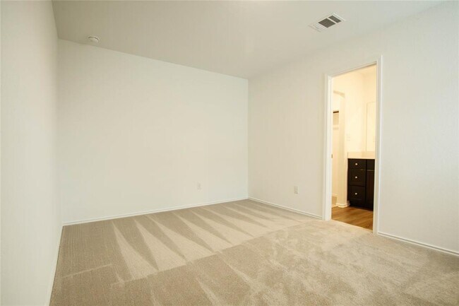 Building Photo - 42 Trinity Cir