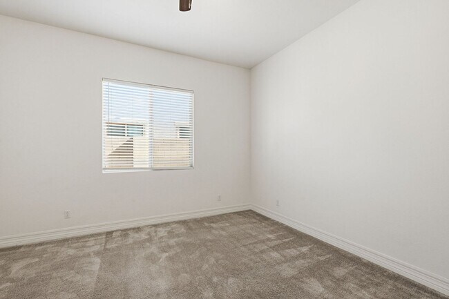 Building Photo - Gated Community Amazing ameneties