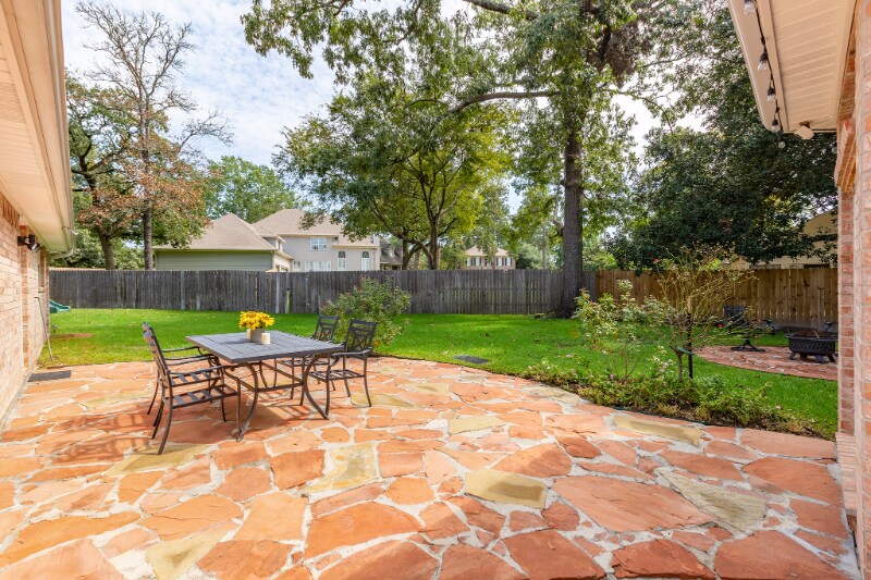 Building Photo - 501 Crown Colony Dr