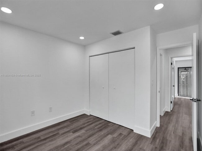 Building Photo - 8906 SW 5th Ln