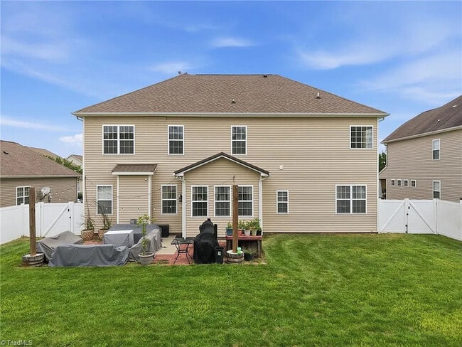 Building Photo - Lease OR Lease to Own