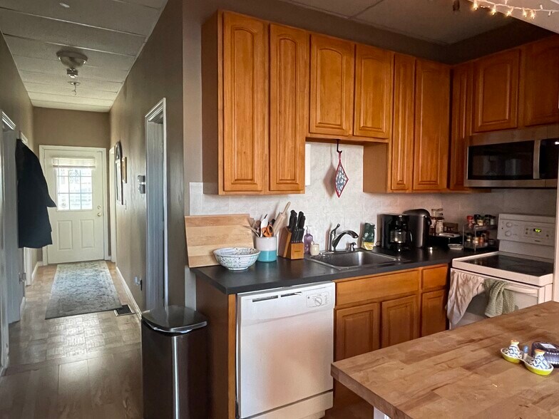 Building Photo - 267 Highland Ave