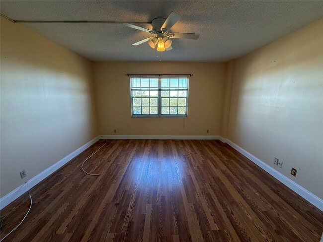 Building Photo - 3575 Brokenwoods Dr