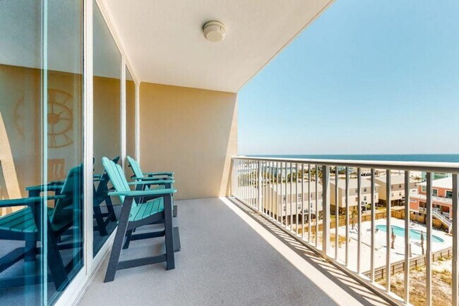 Building Photo - 1524 W Beach Blvd