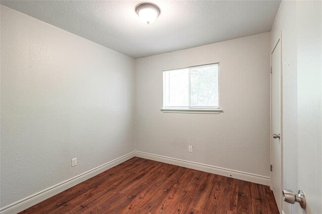 Building Photo - 16213 Malden Dr