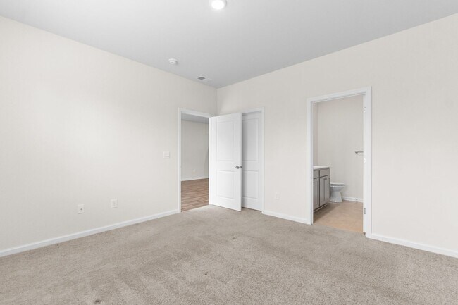 Building Photo - Bell's Lake Circle