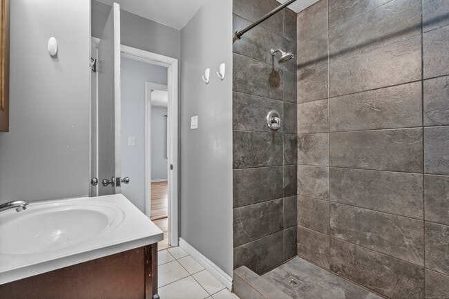 Building Photo - 37 Tarinelli Cir