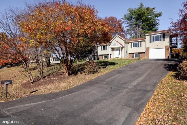 Building Photo - 10622 Cavalcade St