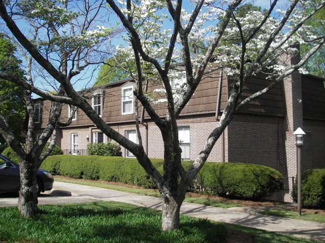 Building - 781 Houston Mill Rd NE