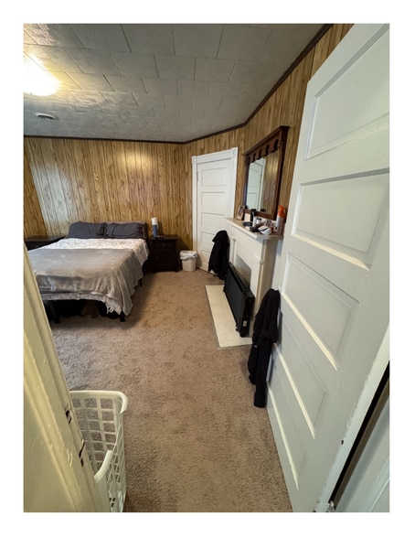 2nd floor bedroom 1 - 522 E Chestnut St