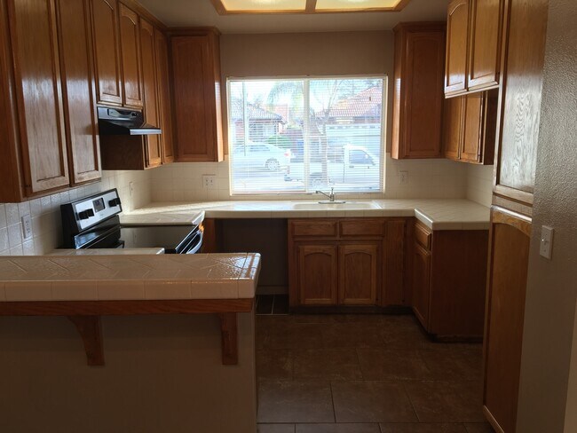 Building Photo - Charming Single-Family Home For Rent!