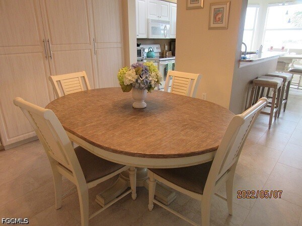 Building Photo - 10391 Butterfly Palm Dr