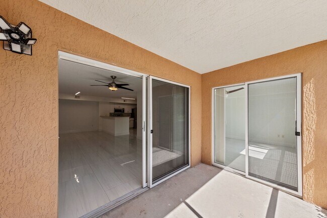 Building Photo - ANNUAL UNFURNISHED 2/2 IN NAPLES!!