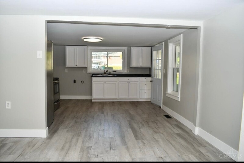 Building Photo - 150 E North St