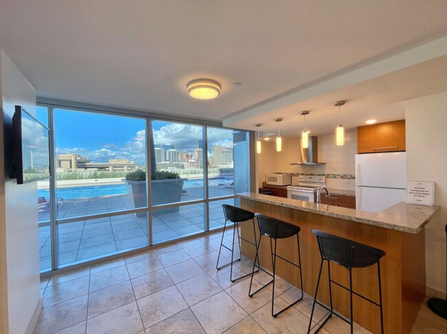 Building Photo - 555 South St