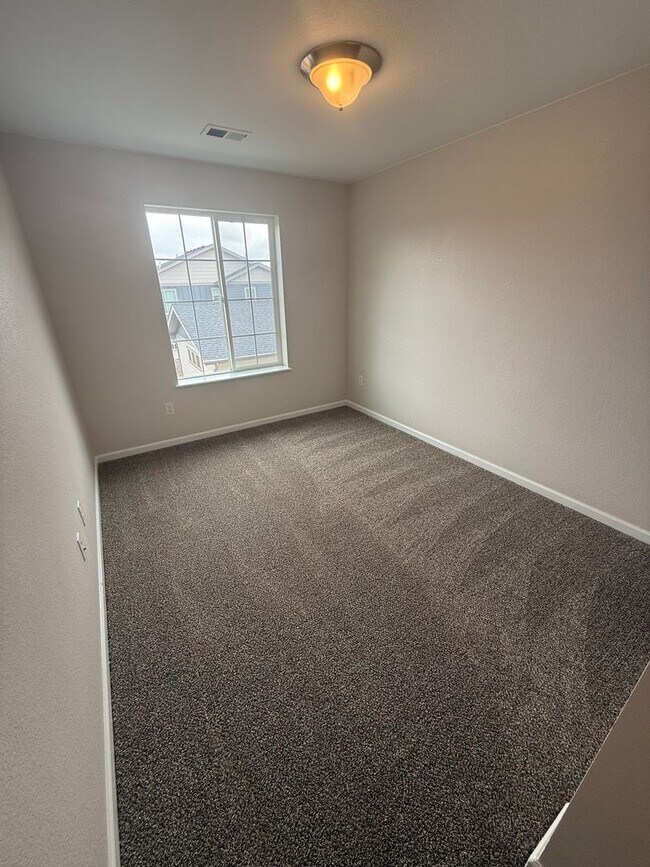 Building Photo - 4924 S Algonquian Way