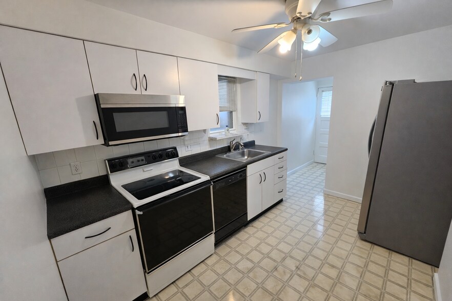 Building Photo - 6344 Alderson St