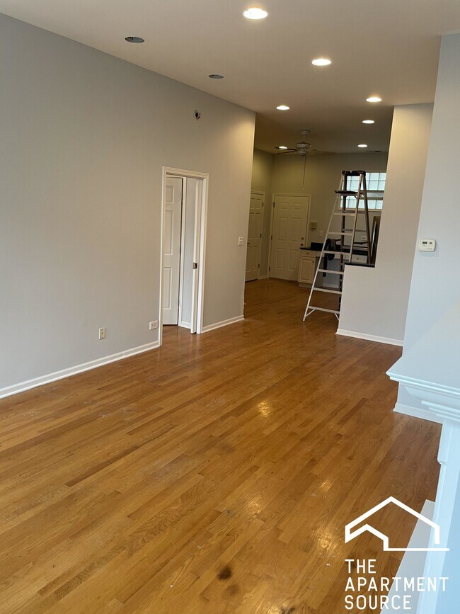 Building Photo - 1131 W Madison St