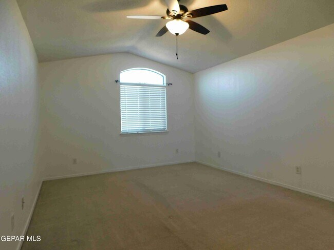 Building Photo - 14024 Tierra Halcon Dr