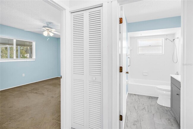 Building Photo - 5771 Timberlake Dr