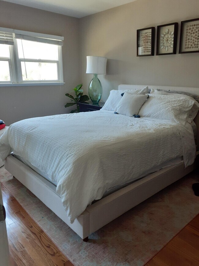 Main Bedroom - 656 36th St