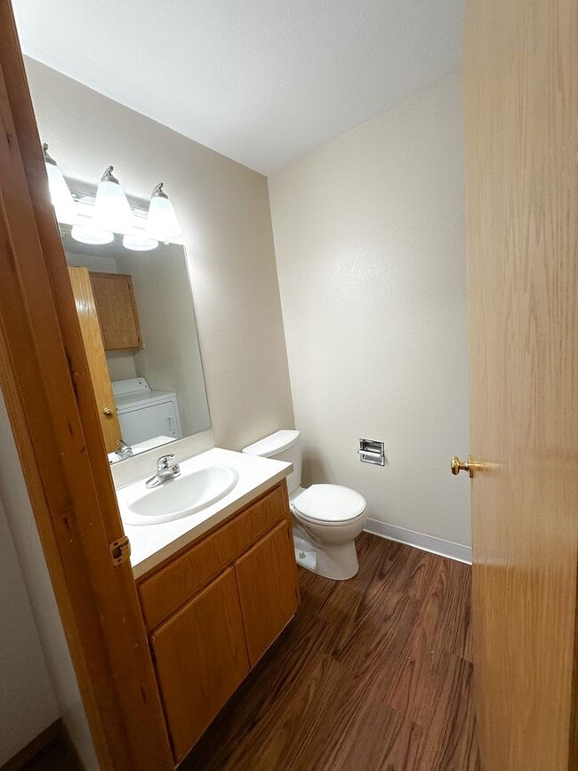 Building Photo - Ridgetop Duplex