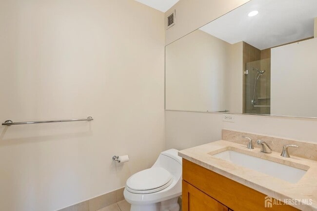 Building Photo - 1 Spring St