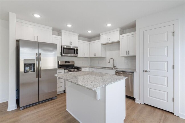 Building Photo - 5955 W Holdcroft Dr